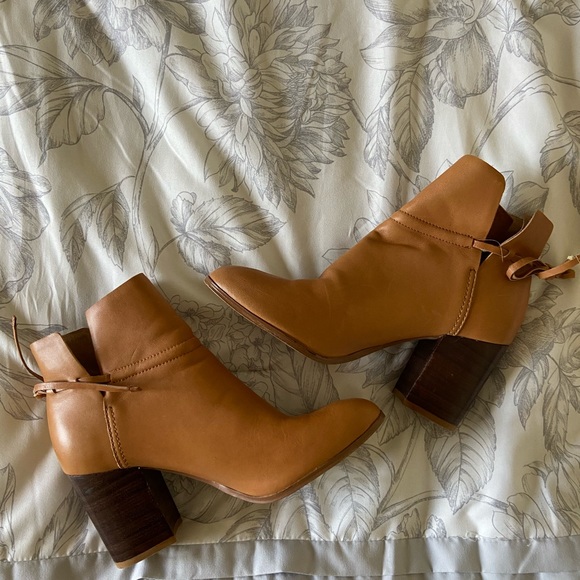 Kelsi Dagger | Wesley Leather Ankle Boots - Picture 4 of 5